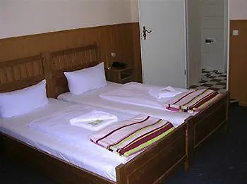 Rheingold 3* Berlín
